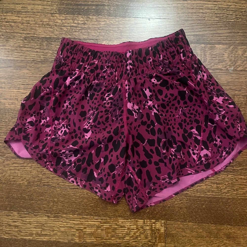 Lululemon size 6 track that shorts